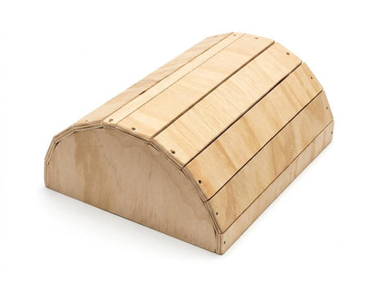 Casetta terrario per tartarughe di terra, anfibi, serpenti, rettili. In legno, di colore legno chiaro. Senza pavimento, a forma di cupola