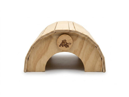 Casetta terrario per tartarughe di terra, anfibi, serpenti, rettili. In legno, di colore legno chiaro. Senza pavimento, a forma di cupola