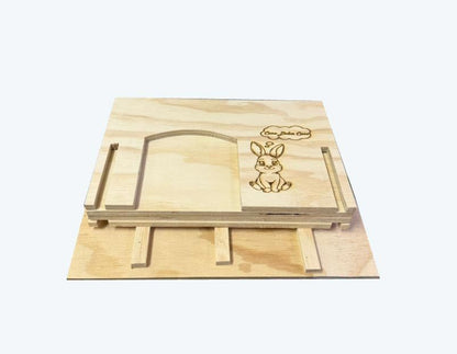 Cuccia casetta terrario in legno per coniglio nano. Dimensioni dellavbase della cuccia: cm 30 x 30 x altezza cm 27. Dimensioni del tetto: cm 30 x 35