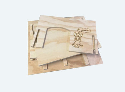 Cuccia casetta terrario in legno per coniglio nano. Dimensioni dellavbase della cuccia: cm 30 x 30 x altezza cm 27. Dimensioni del tetto: cm 30 x 35