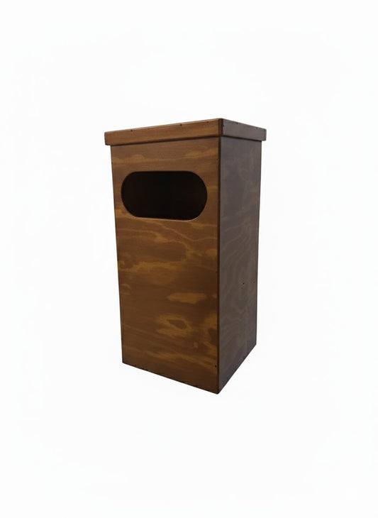 Pattumiera in legno. Con coperchio. Capacità 21 litri cm 40 x 40 x h 80